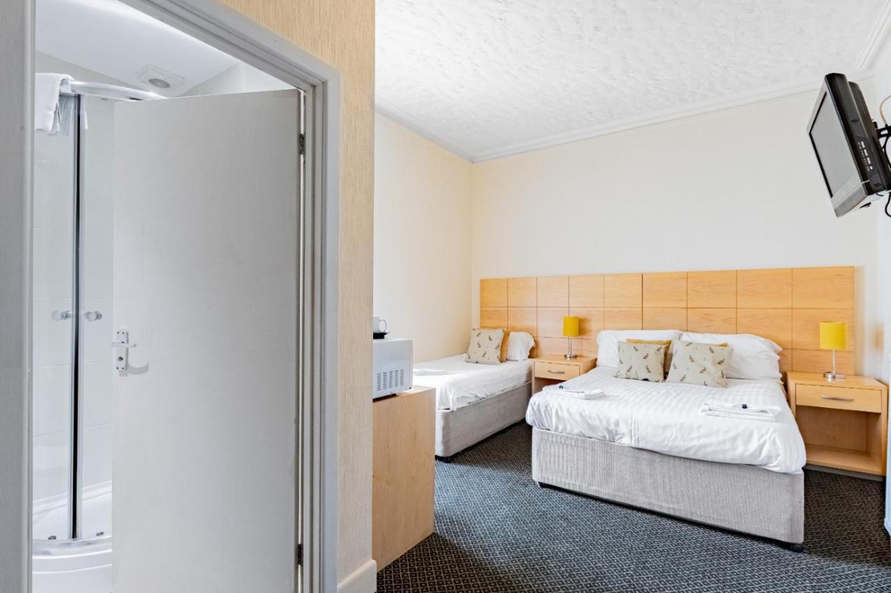 Brooklands Hotel 2*